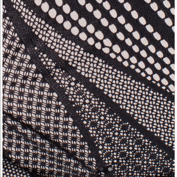 Lululemon Awake to Lace Bra Black/Barely Beige - Picture 5 of 10